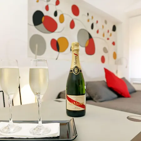 Houspitality Nero Bed & Breakfast