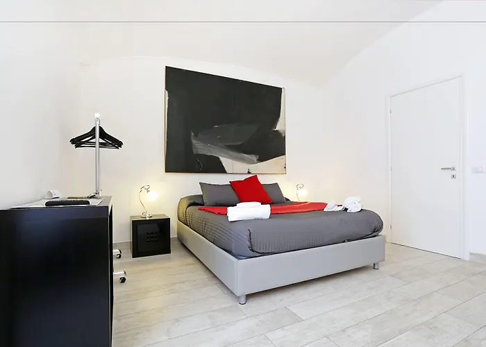 Houspitality Nero
